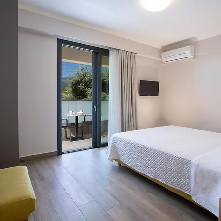 Aparthotel Zisis