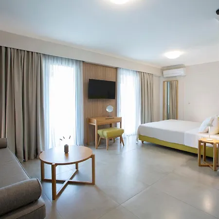 Zisis Aparthotel 3*