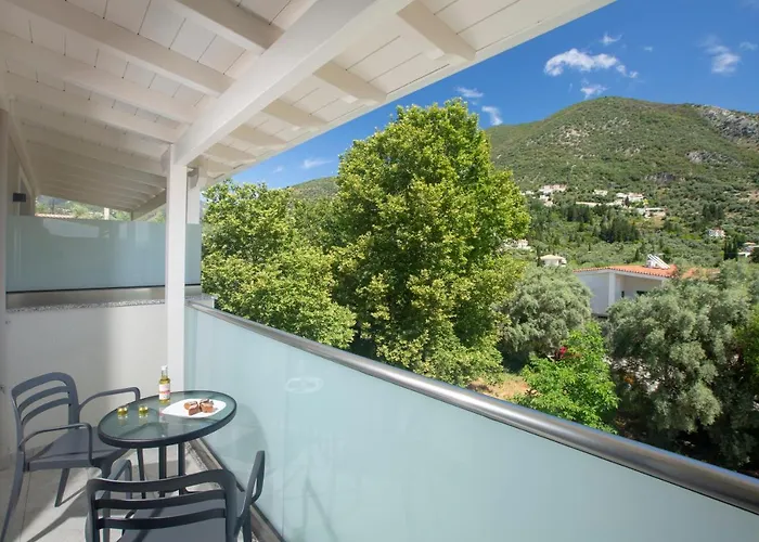 Zisis 3* Nydri (Lefkada)